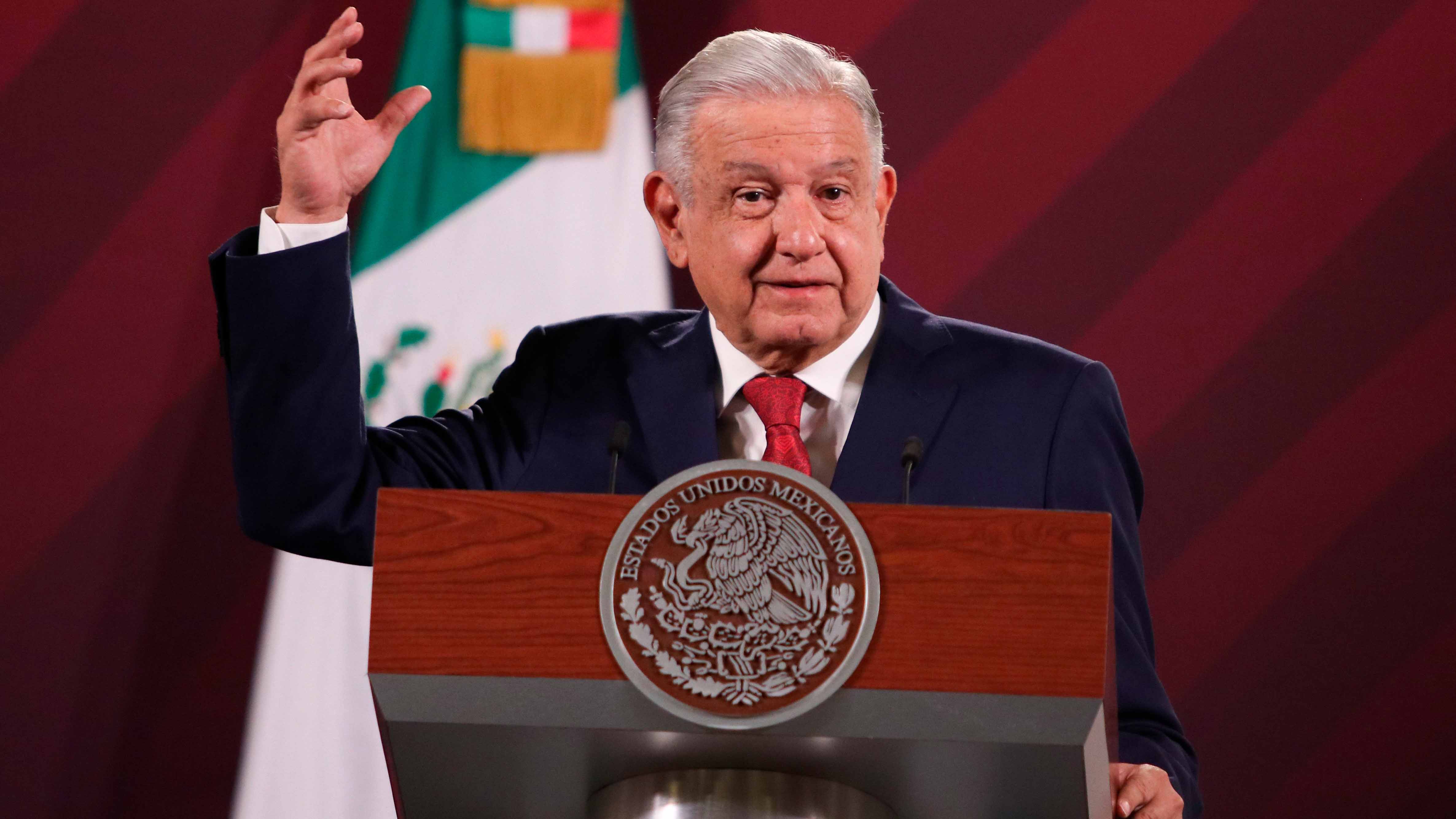 AMLO asume ‘culpa’ de que Lilly Téllez sea senadora: “uno no es perfecto”