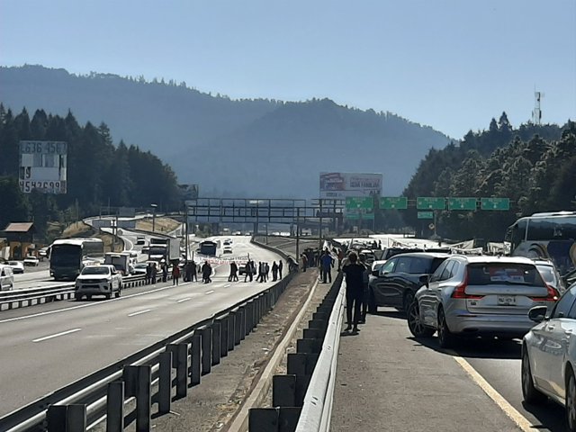 El bloqueo es con dirección a Ciudad de México. | Twitter @robertoabraham