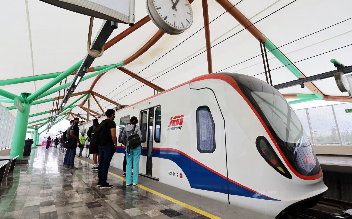 De acuerdo con los datos del Inegi, el Metro fue el transporte más utilizado en Monterrey durante febrero. ROBERTO ALANÍS