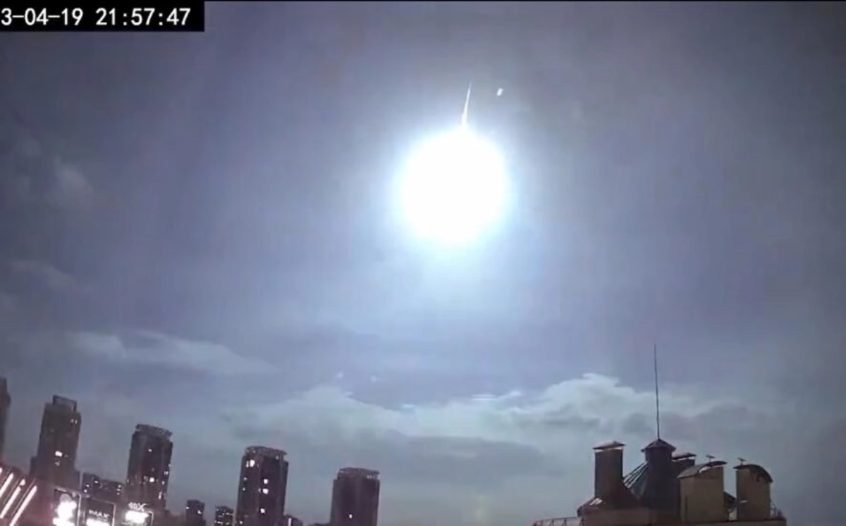 Una extraña luz apareció en el cielo de Ucrania | ESPECIAL