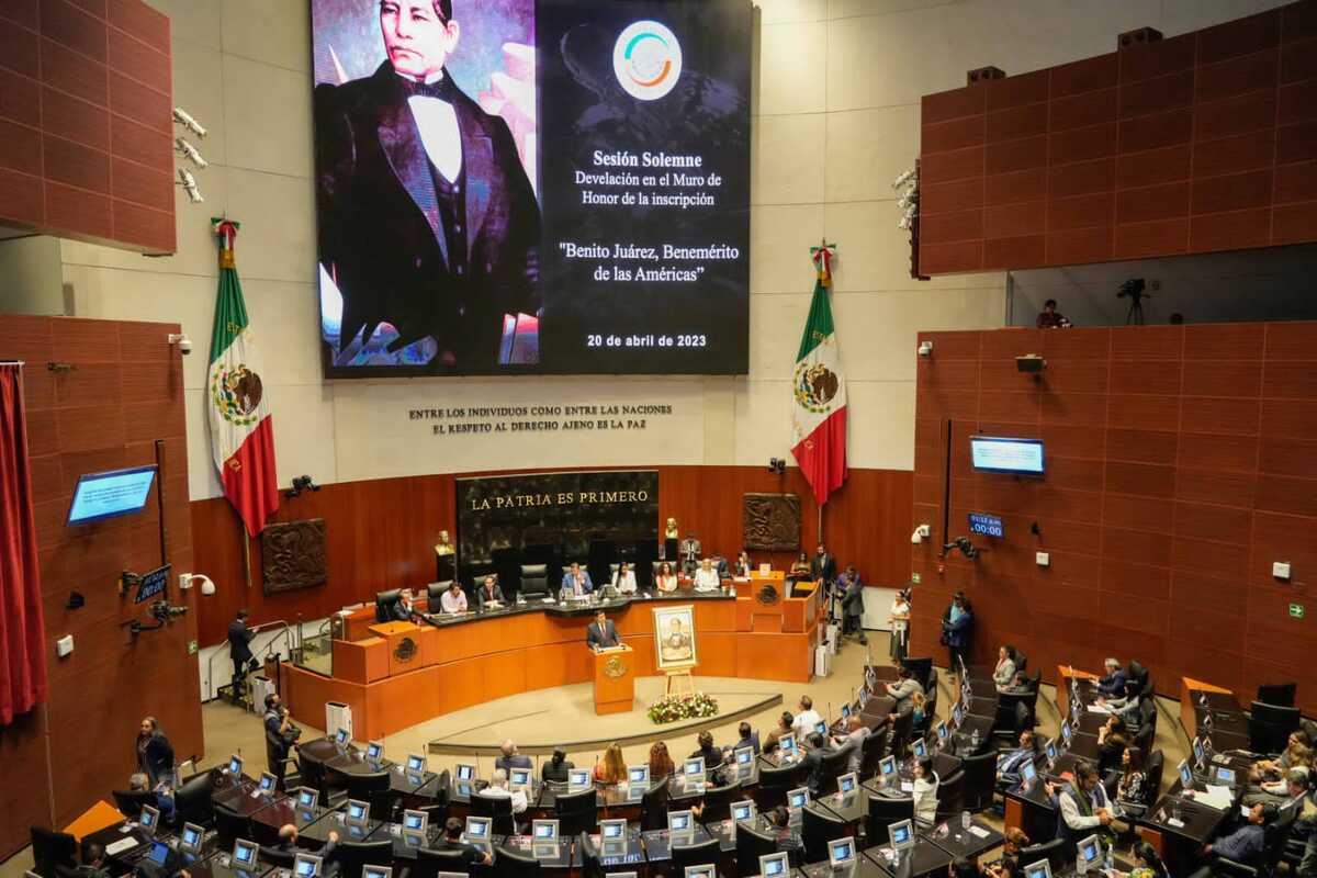 En Sesión Solemne develan la inscripción “Benito Juárez, Benemérito de las Américas