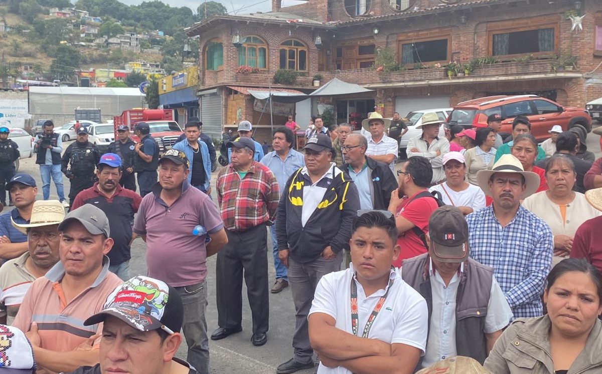Comuneros de San Pedro Zictepec bloquearon carretera Toluca-Tenancingo en Edomex. Especial
