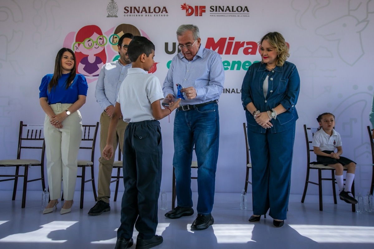 Gobernador da inicio al programa de entrega de lentes 'Una Mirada con Bienestar'