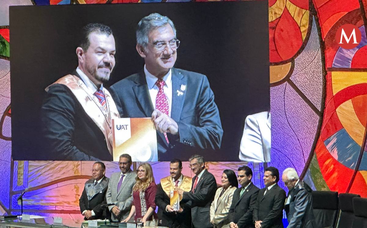 Guillermo Mendoza, rector de la UAT entrega informe al gobernador Américo Villarreal