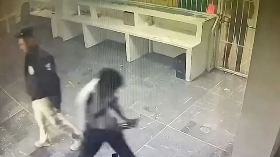 Migrante detenido por incendio de INM en Ciudad Juárez se dice inocente de fuego que mató a 39