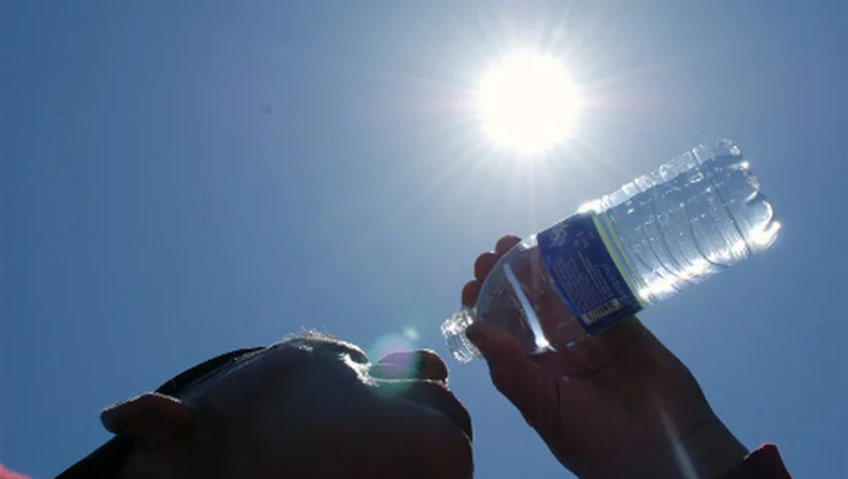 Advierten por efectos de los rayos solares