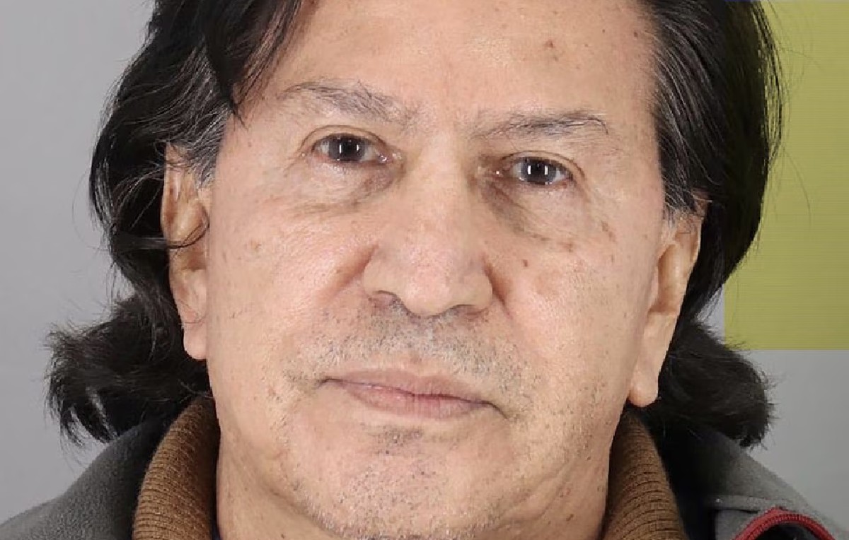 Mugshot Alejandro Toledo (Policía del condado de San Mateo, California)