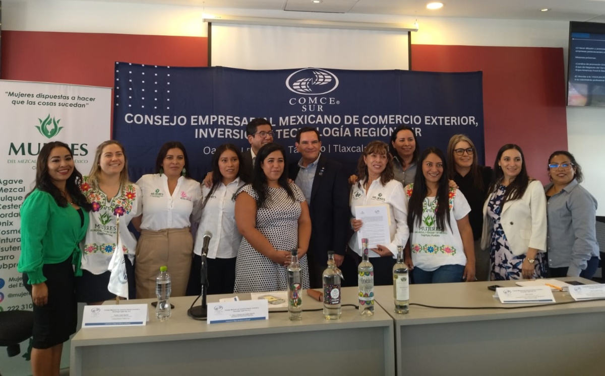 Impulsarán la exportación del mezcal poblano diseñado y trabajado por mujeres | Verónica López
