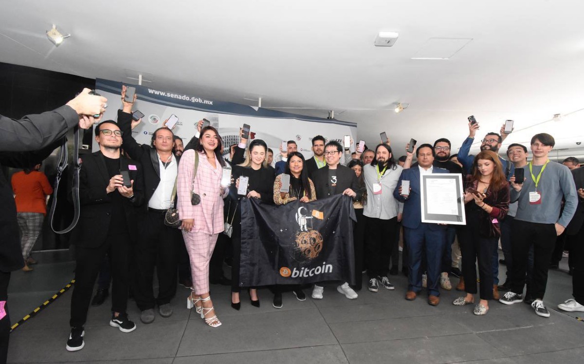 Senadora de MC presenta primera iniciativa hecha con inteligencia artificial. | Twitter