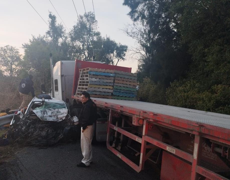 Suman 5 muertos por accidente en Tenango del Valle