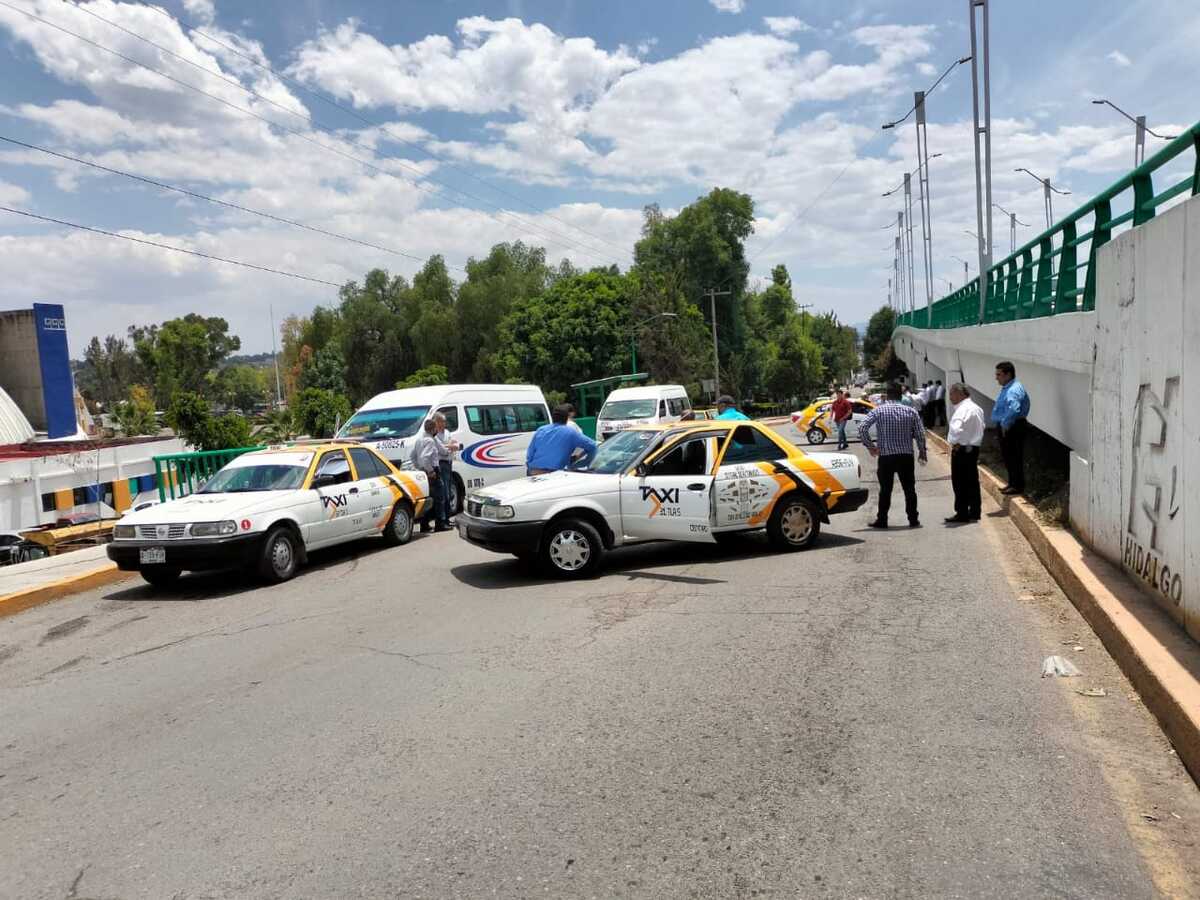 Transportistas de Tula de Allende bloquearon el Puente 2007. (Francisco Villeda)