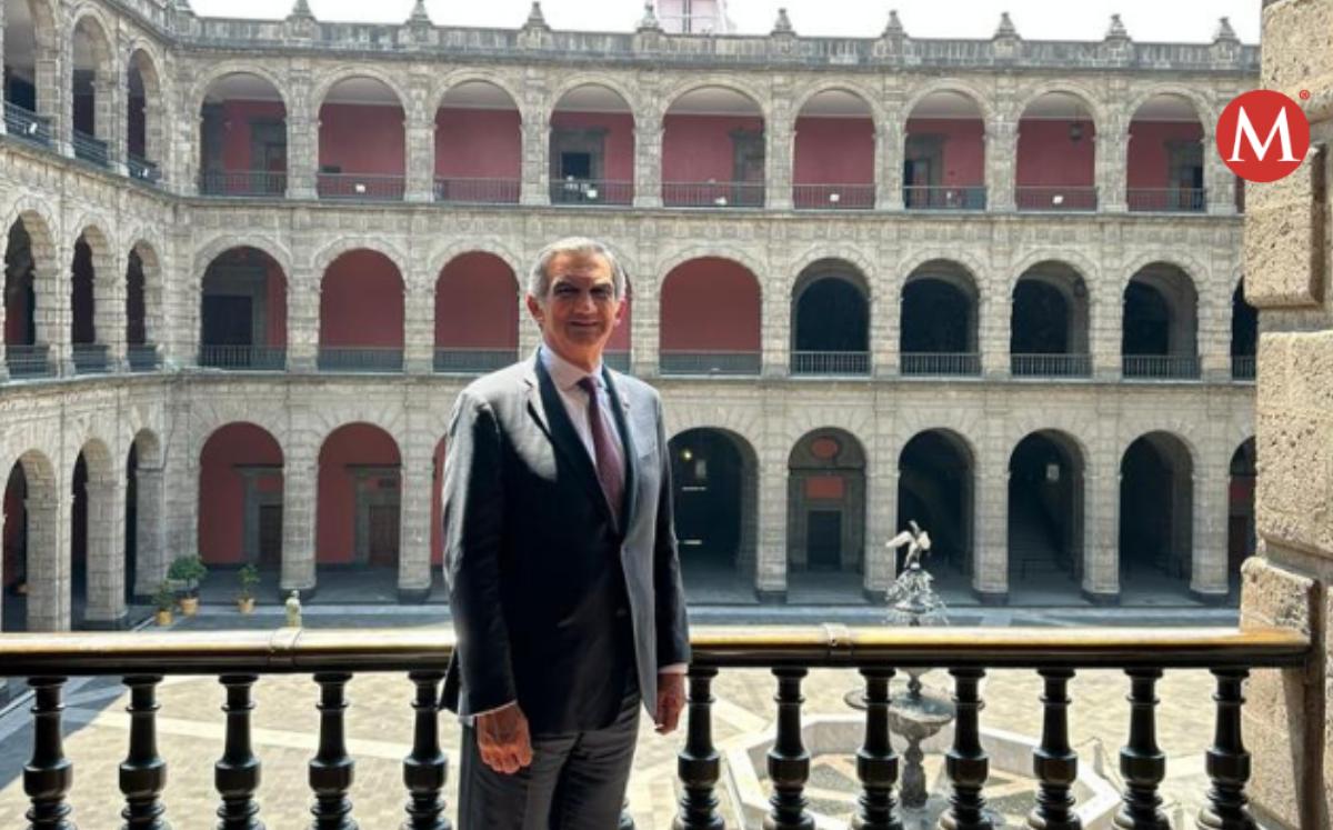 Américo Villarreal, gobernador de Tamaulipas, acude a reunión en Palacio Nacional.