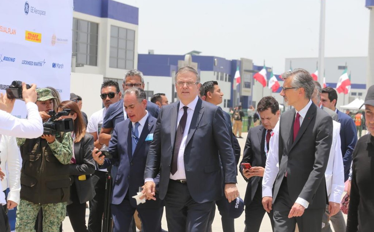 México, en ruta para estar en top ten de producción aeronáutica y espacial: Ebrard | Jorge Carballo