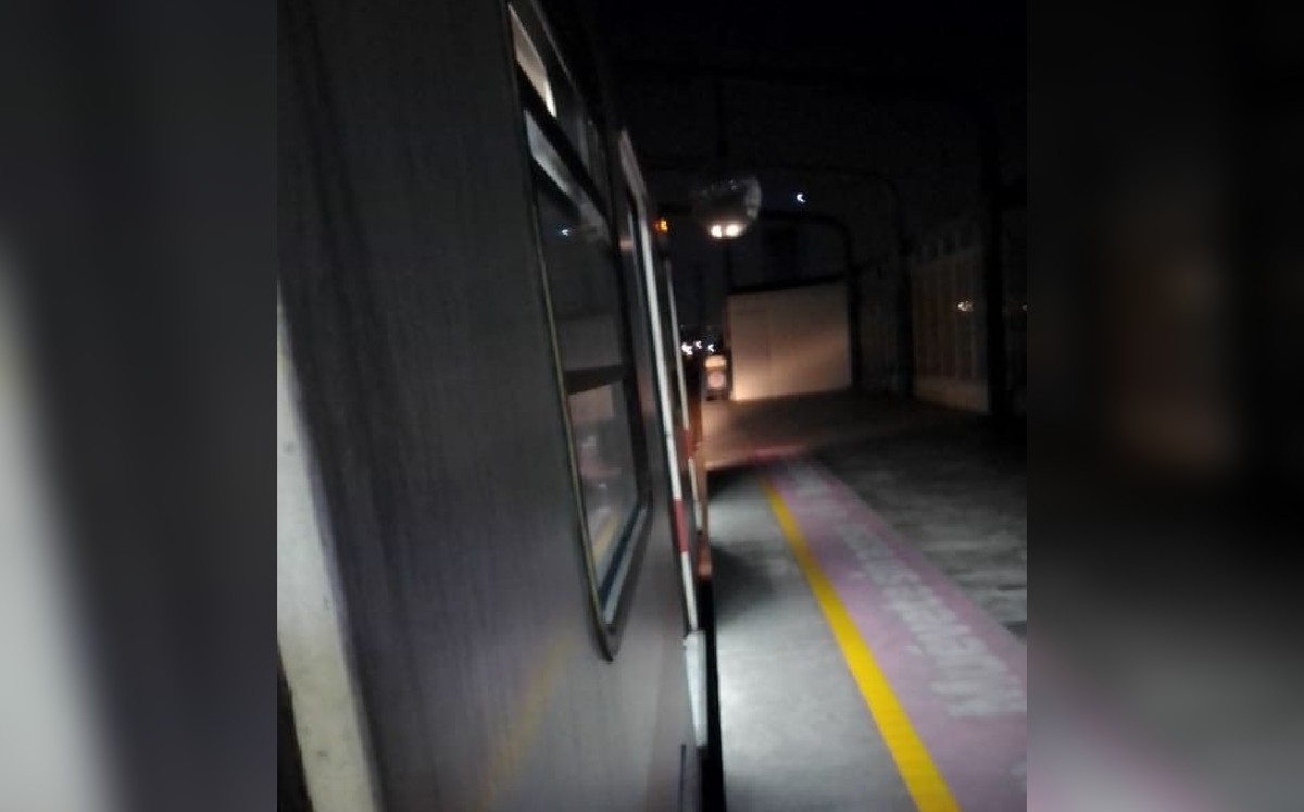 Reportan a hombre en medio de las vías en Línea 1 del Metro de Monterrey  | Especial