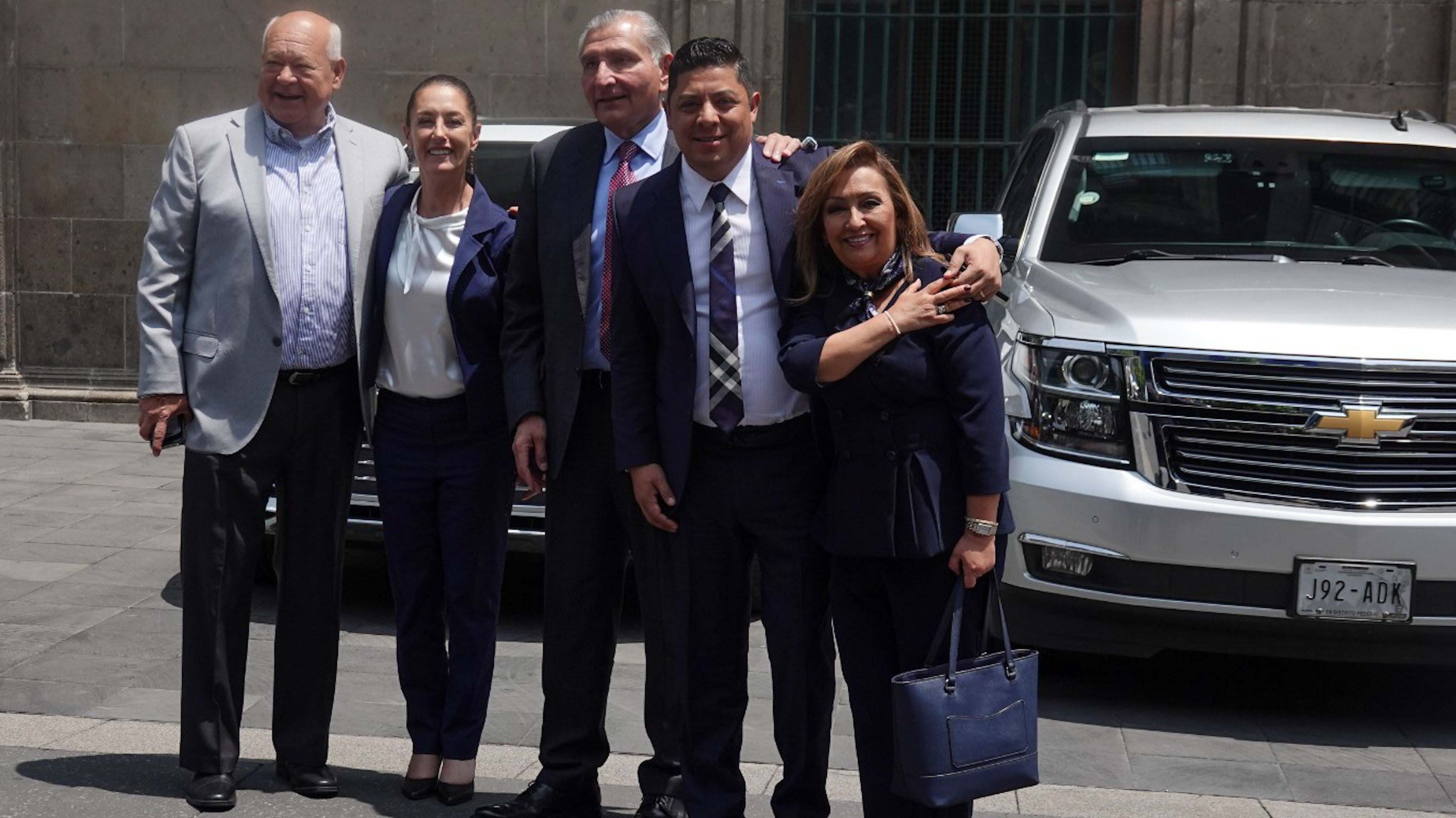Adán aclará que "no hubo especificidades" en reunión ayer con gobernadores