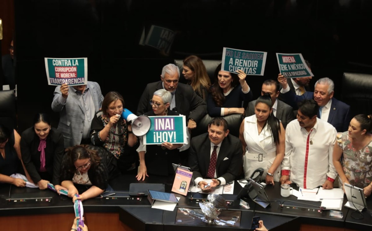 Cierran sesión en Senado tras toma de tribuna; los citan el viernes para desahogar agenda. | Jesús Quintanar