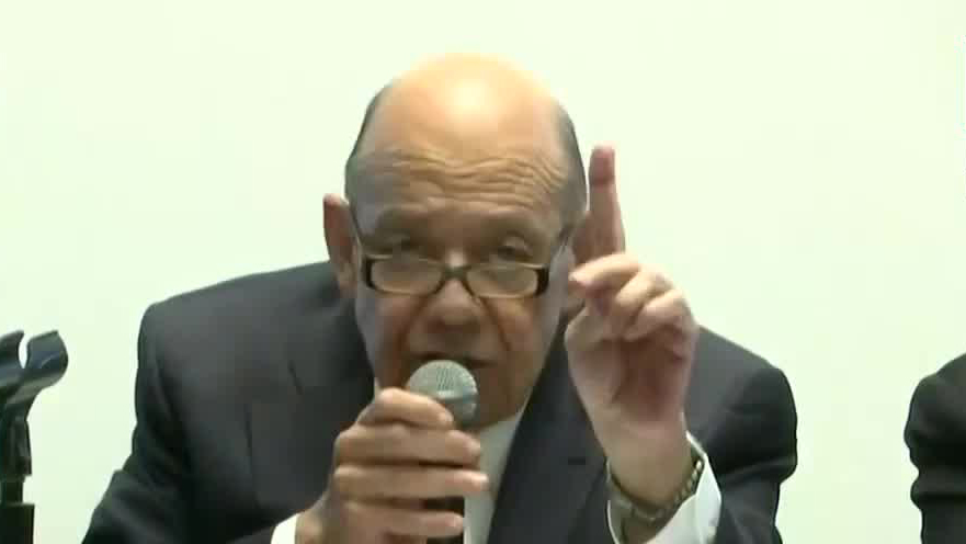 Defensa de Yasmín Esquivel ofrece conferencia por el caso del plagio de su tesis