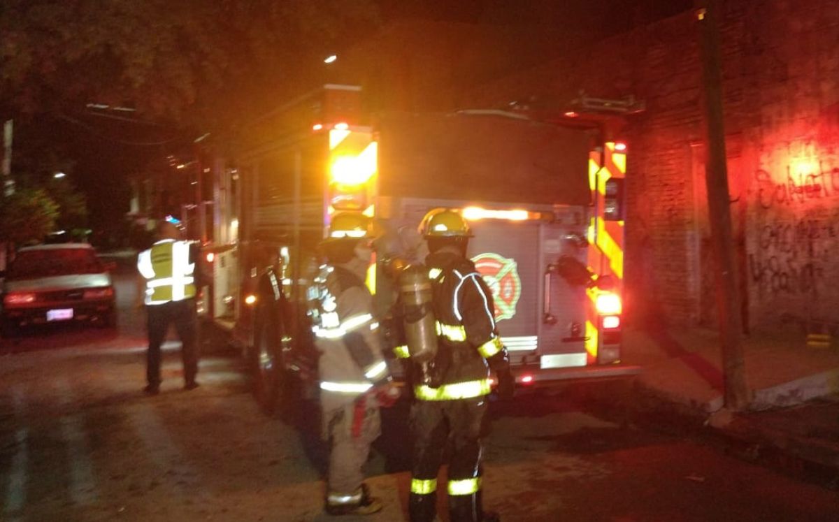 El incendio ocurrió en un domicilio ubicado sobre la Quinta entre las calles Treviño y Falcón. (Especial)