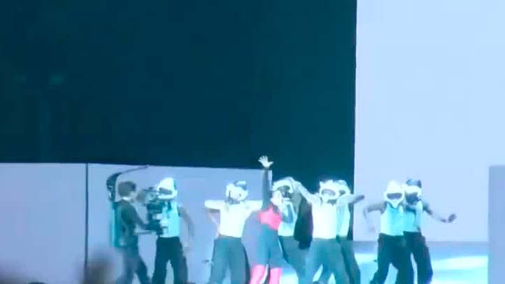 Da inicio el concierto de Rosalía en el Zócalo de CdMx