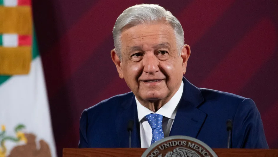 Esposa de Julio Frenk vendía medicinas al seguro popular, acusa AMLO