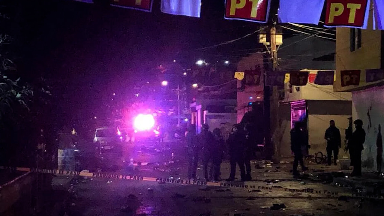 Fiscalía de NL catea casa en la colonia Tierra y Libertad tras balacera que dejó 2 muertos