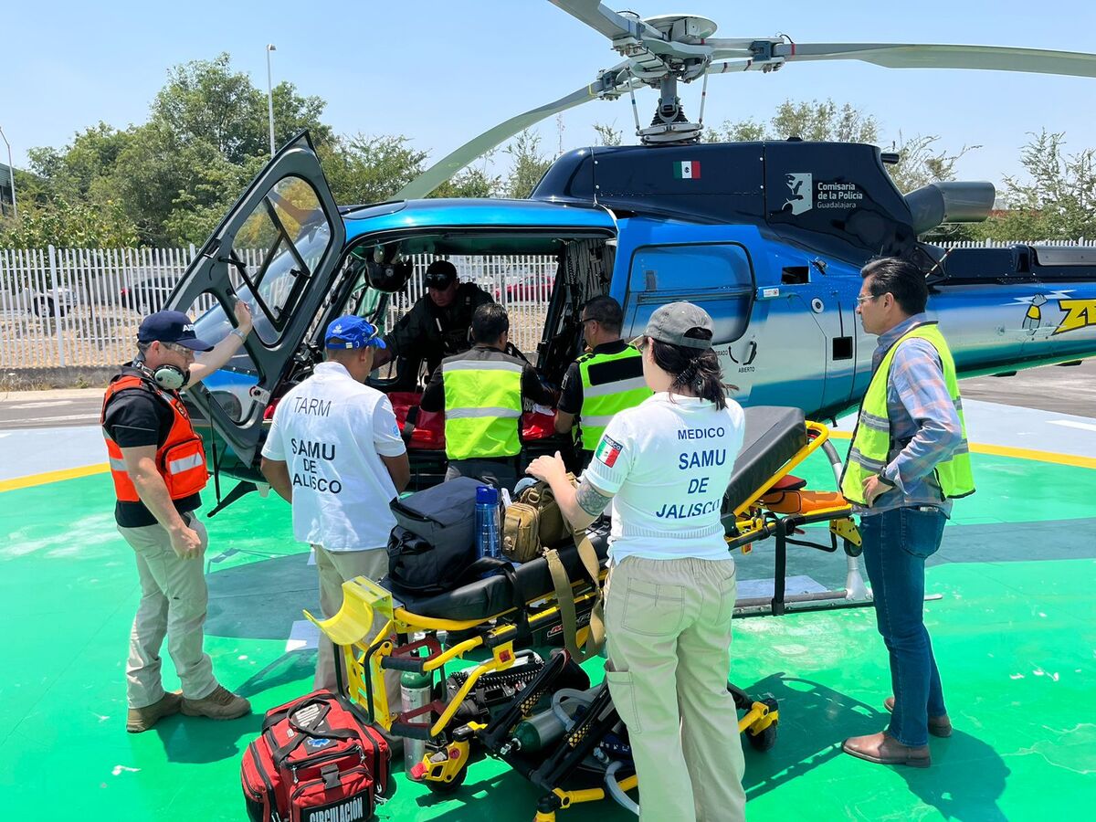 Trasladan a Guadalajara a cuatro personas heridas en accidente de autopista Tepic-Puerto Vallarta (Dalia Rojas)