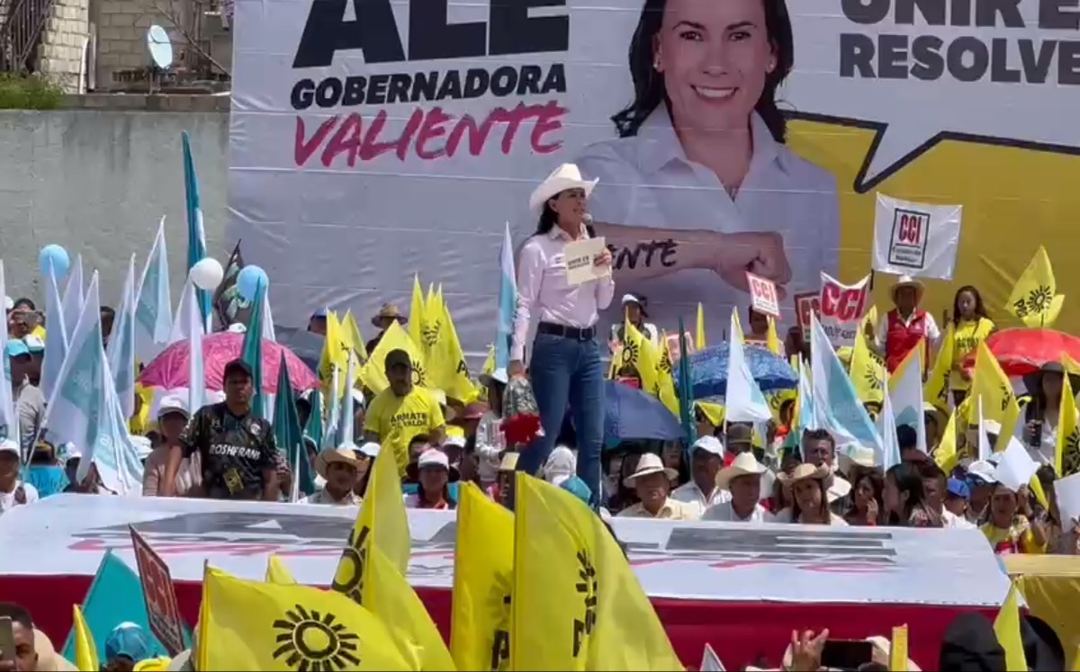 Alejandra Del Moral en mitin en Villa de Allende (Especial)