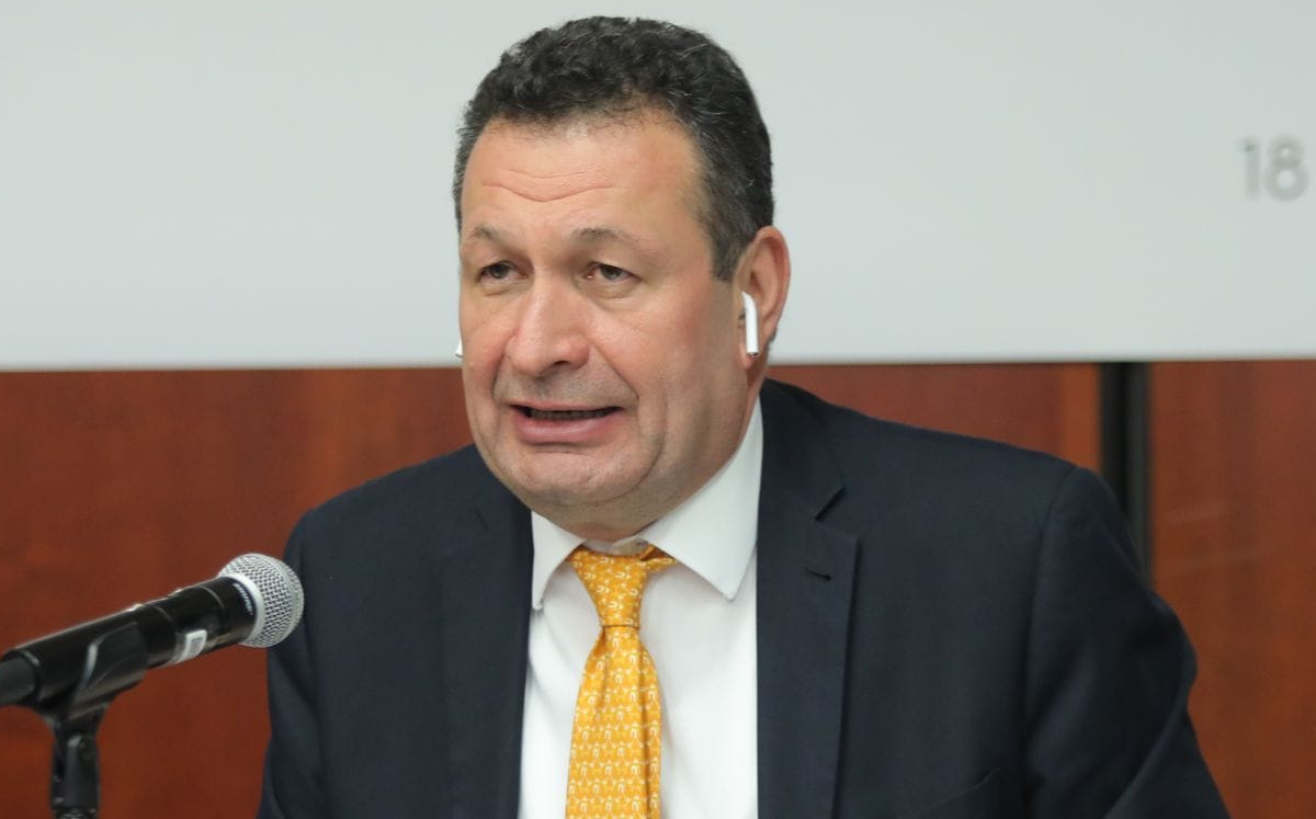 El perredista Juan Manuel  Fócil en una reunión en el Senado. | @JuanManuelFOCIL
