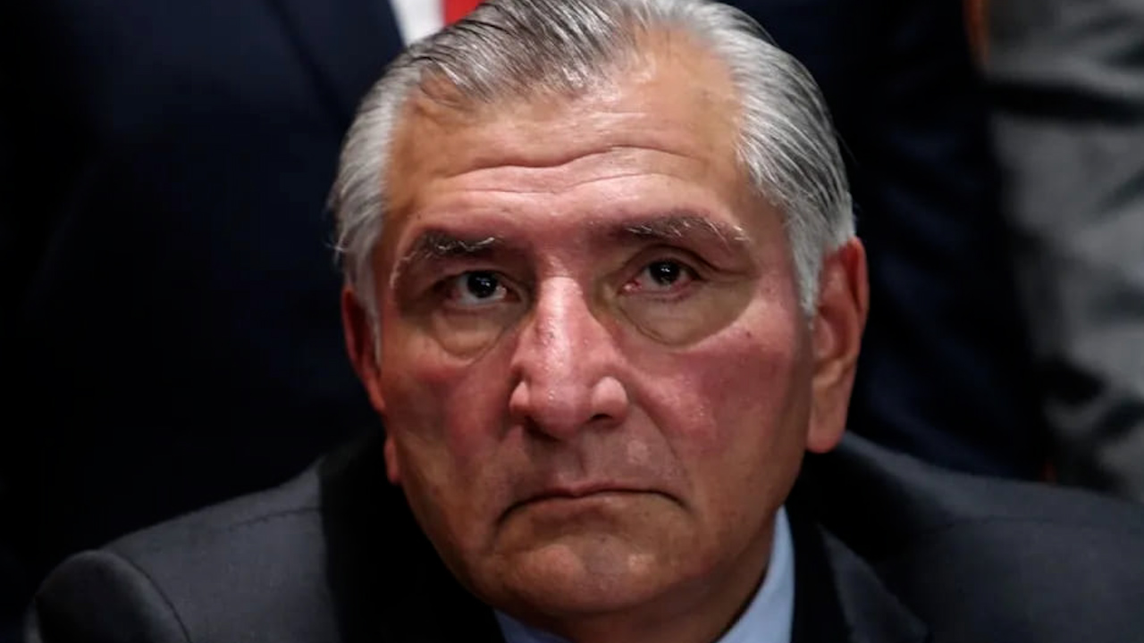 Abuchean a Adán Augusto López en el estadio Alfredo Harp Helú