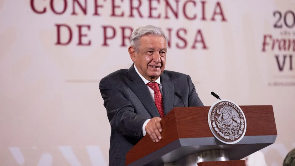 Migrantes iniciaron incendio para salir, no por falta de agua: AMLO