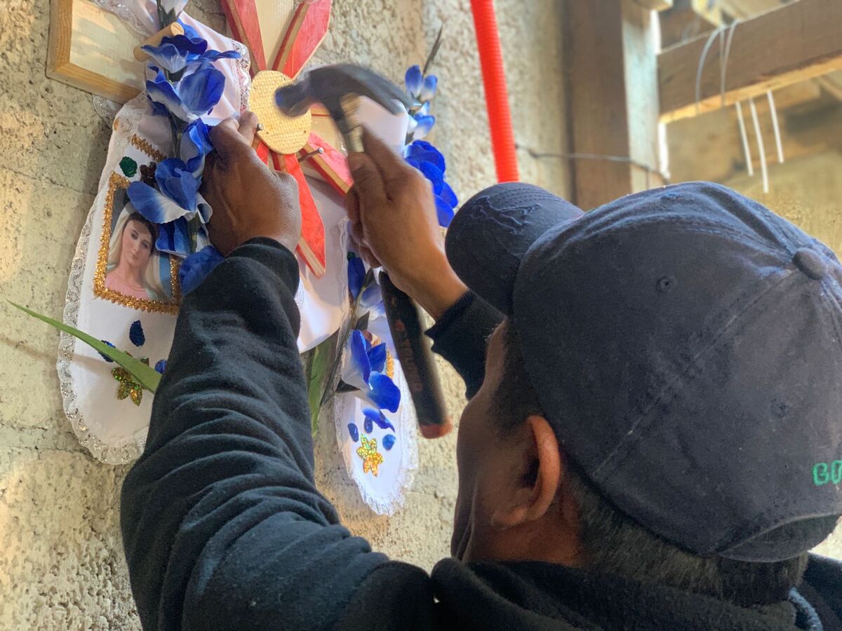 Albañiles festejan el Día de la Santa Cruz en Metepec