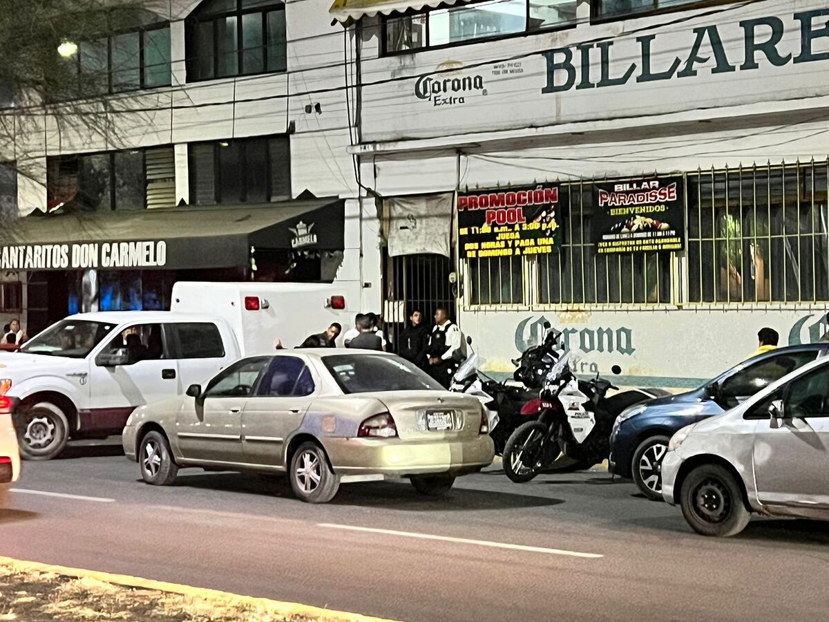 Elementos de seguridad acordonaron el área. (Zuleyma García)