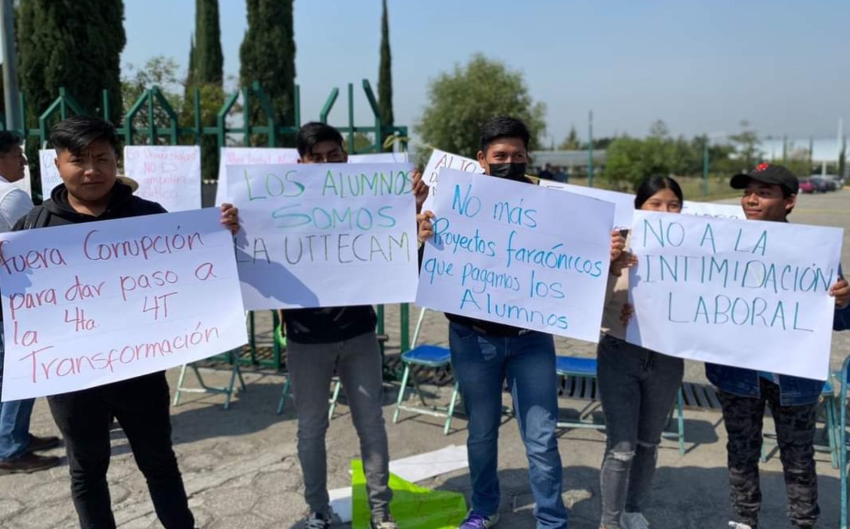Manifestación en la Universidad Tecnológica de Tecamachalco | Especial