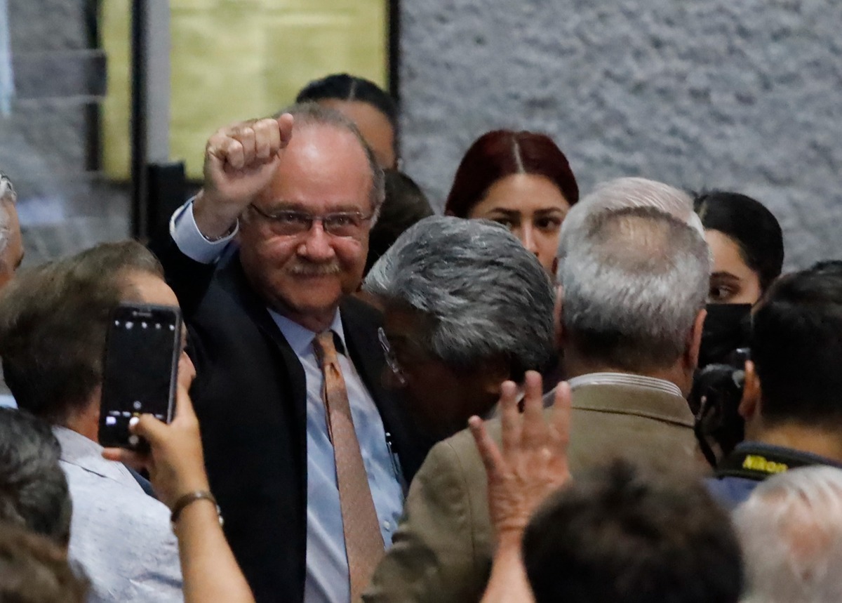 El secretario señaló que el juicio político en su contra no procederá porque existen suspensiones de juzgados federales. Jorge López