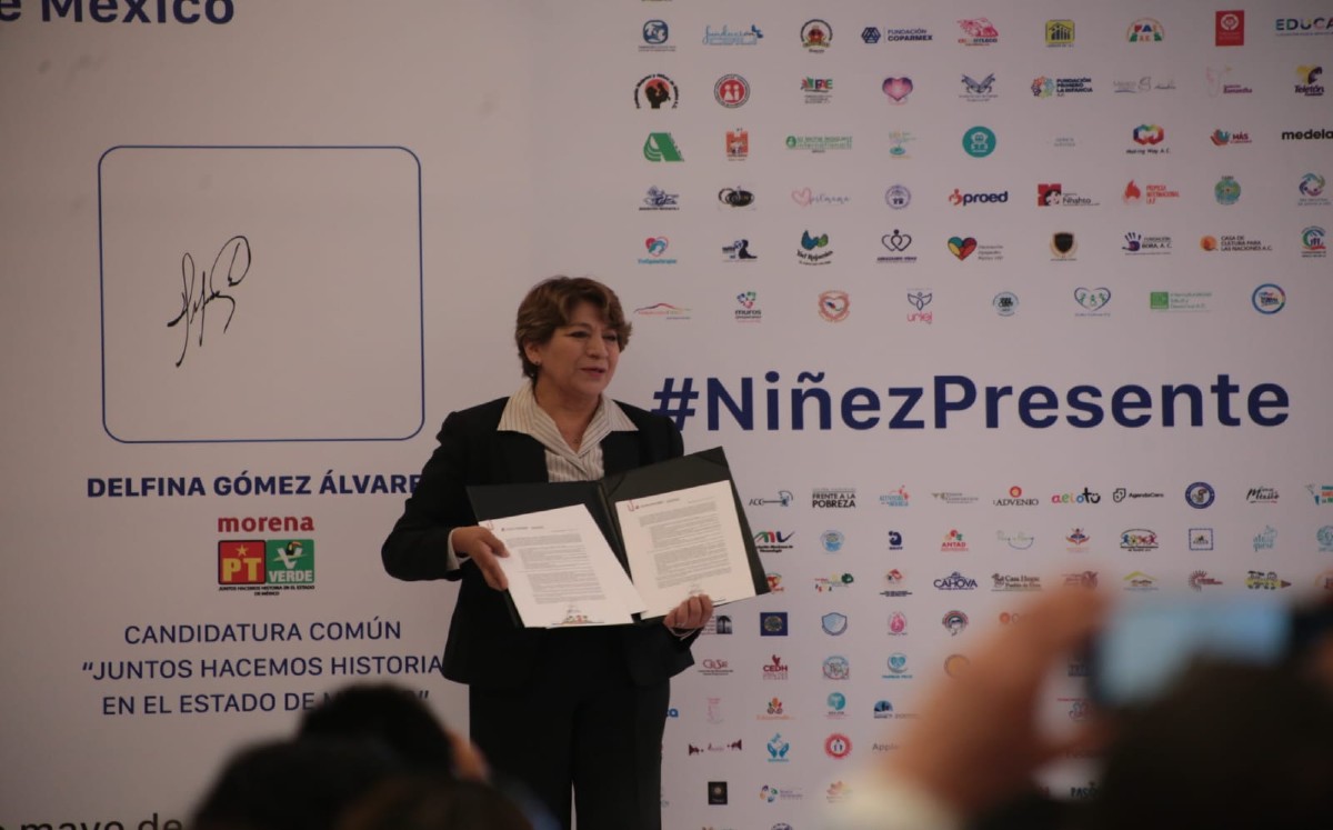 Delfina en la firma del Pacto por la Primera Infancia (Tania Contreras)