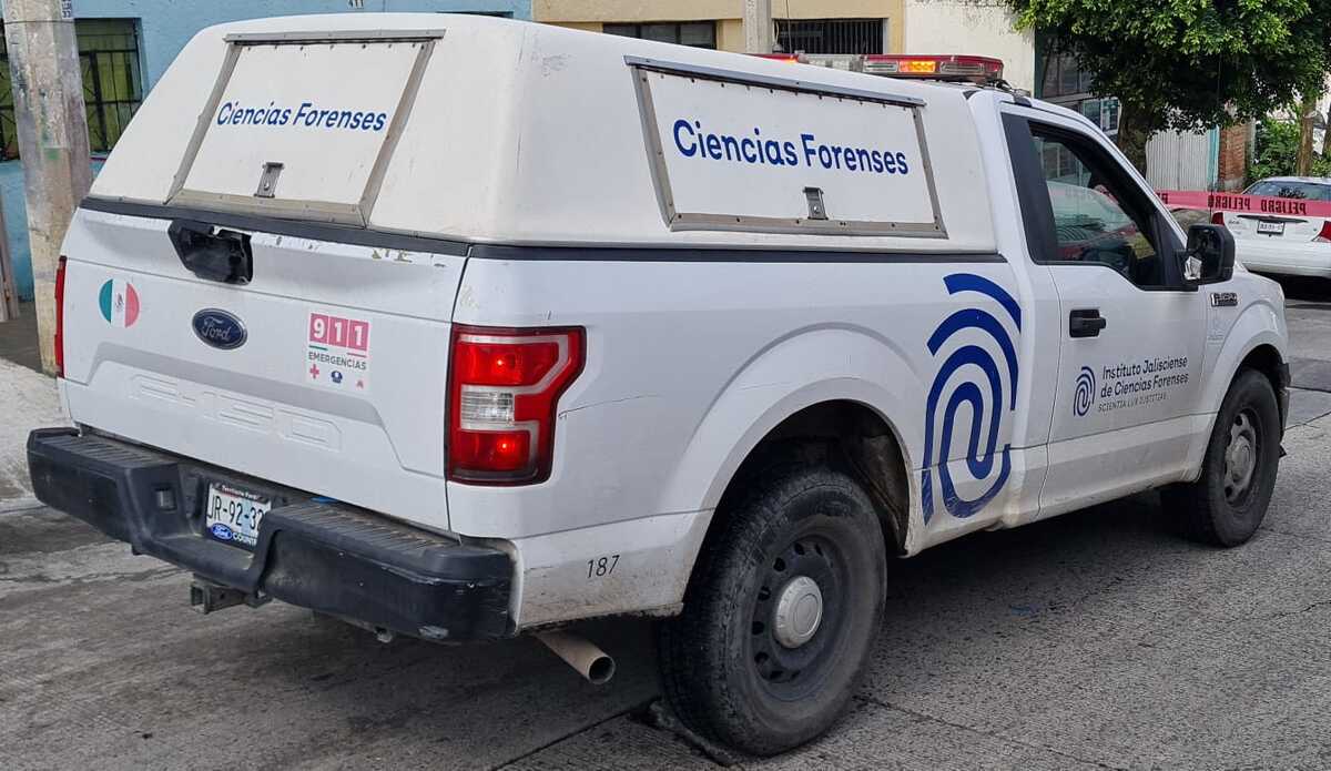 Forense acude a lugar donde hombre fue asesinado en Tlaquepaque (Juan Carlos Munguía)