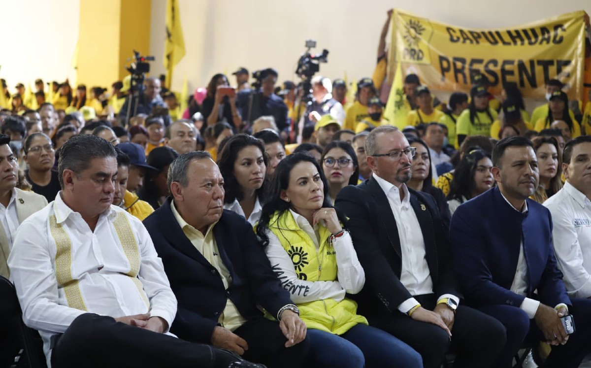 PRD abraza a Del Moral en 34 aniversario; promete ser la primera gobernadora del Edomex. | Twitter