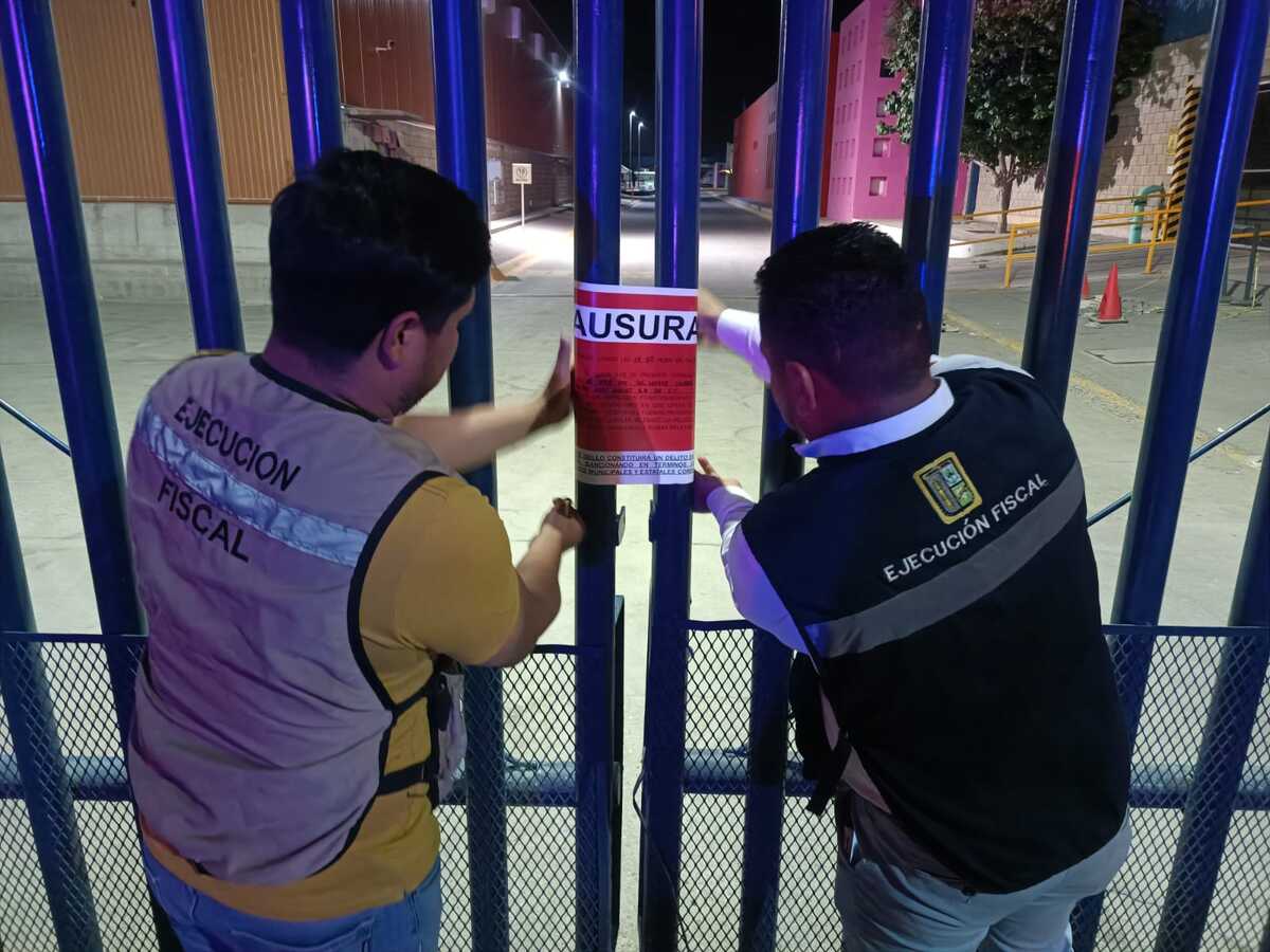 Clausuran Siete Leguas por falta de pago de licencia de funcionamiento y adeudo con Sapal. | Especial
