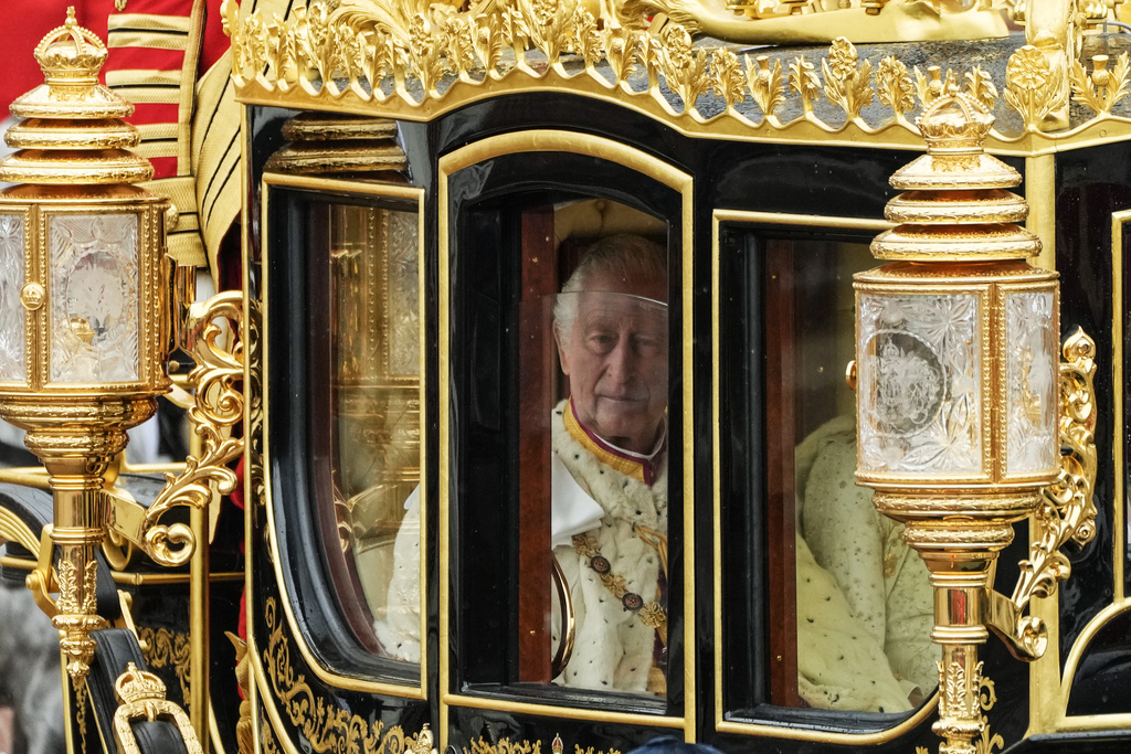 El rey Carlos III tras su coronación. | AP