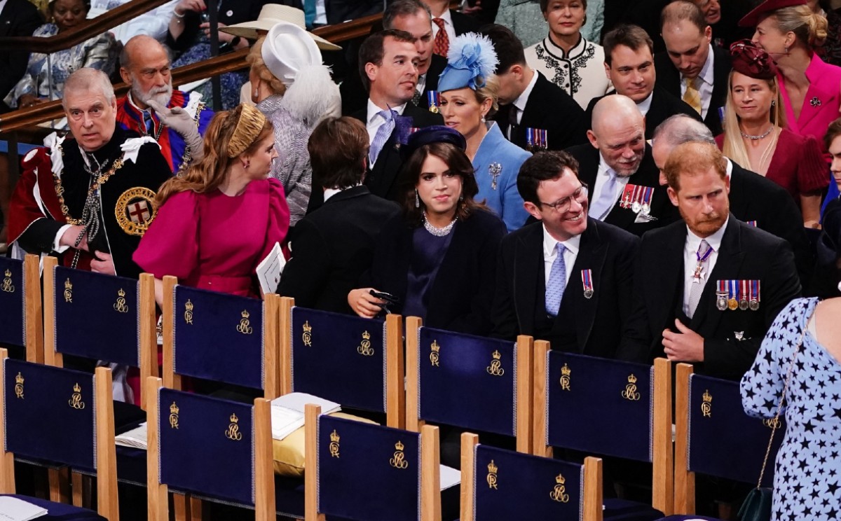 Harry y Andrés durante la coronación de Carlos III. | AFP
