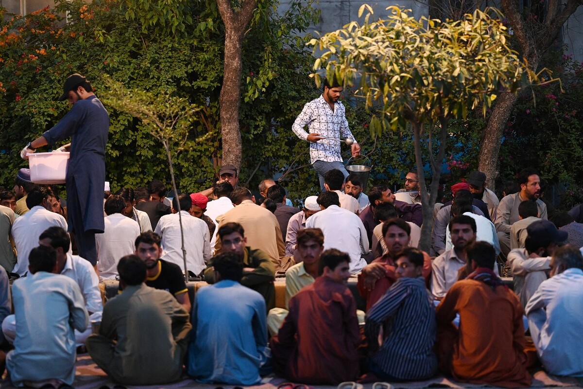 Asistentes a una manifestación en Pakistán matan a un hombre acusado de blasfemia | AP