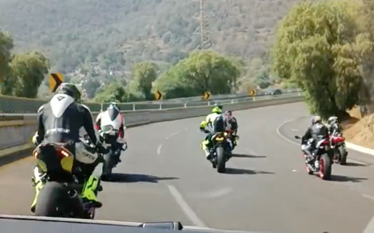 Motociclistas en autopista México-Cuernavaca. (Especial)