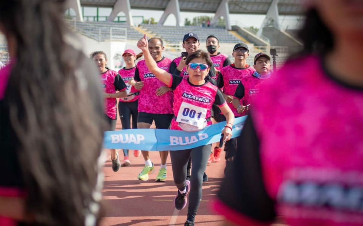 Carrera de la madre universitaria en la BUAP | Jaime Zambrano