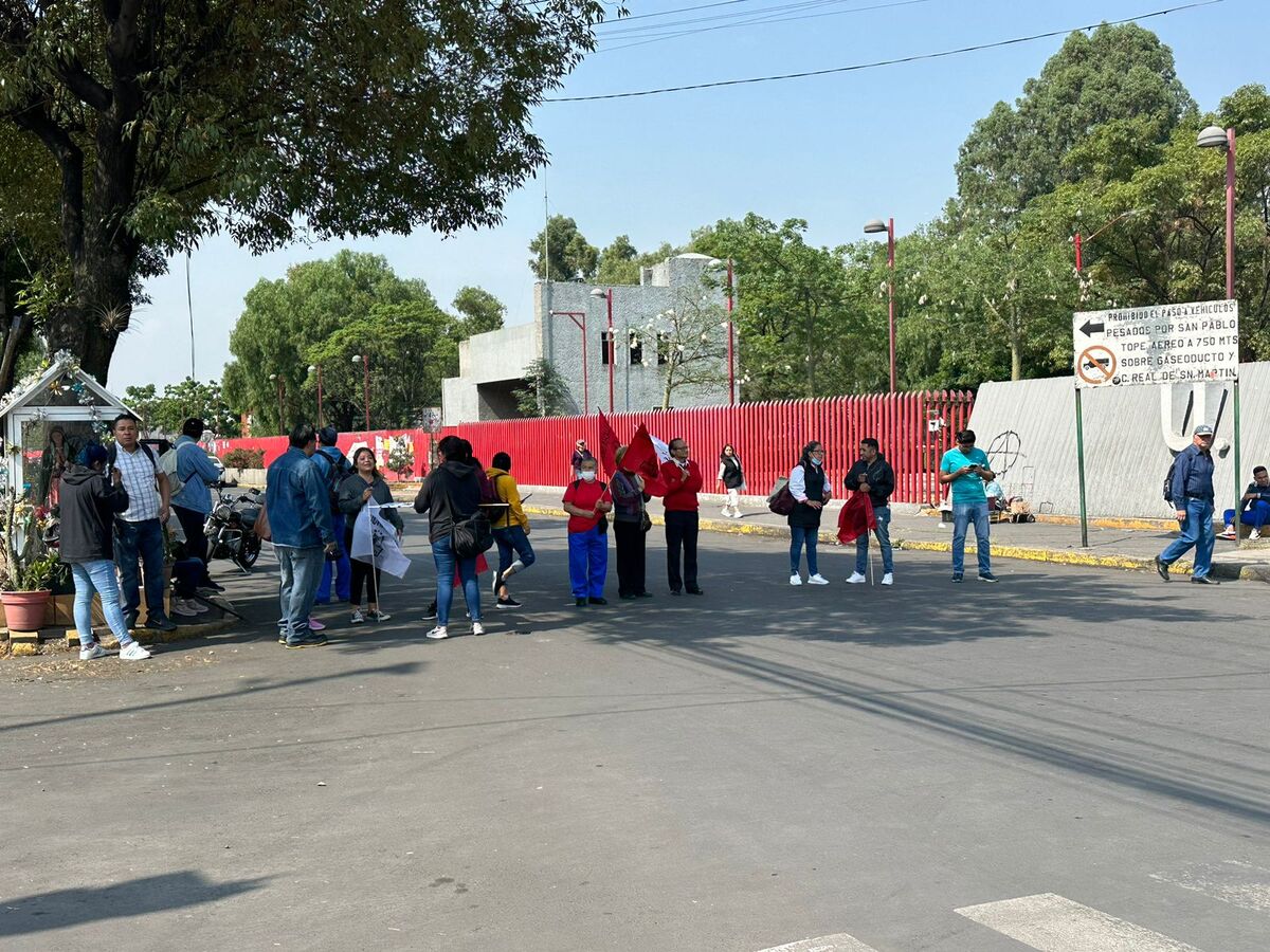 Una treintena de trabajadores del SITUAM bloqueo las vialidades eje 5 Norte y San Pablo Xalpa (Especial)