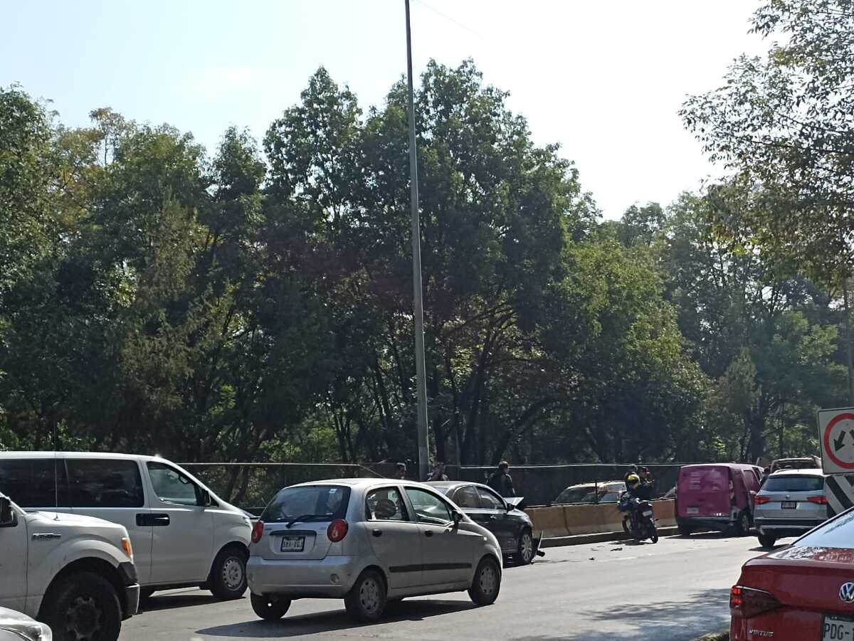 El accidente ocurrió cuando una camioneta de reparto frenó de manera intempestiva (Especial)