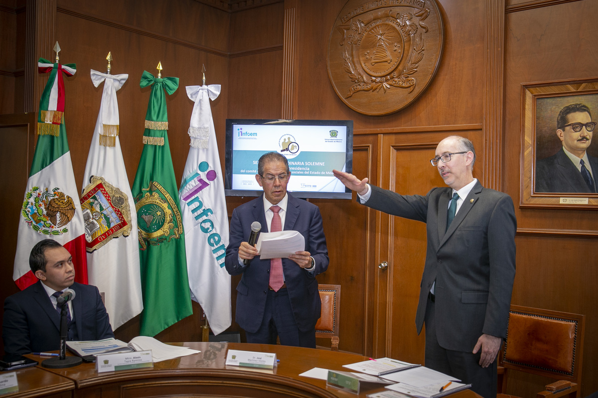 Este acto se realizó en el edificio de rectoría de la Autónoma mexiquense | Twitter