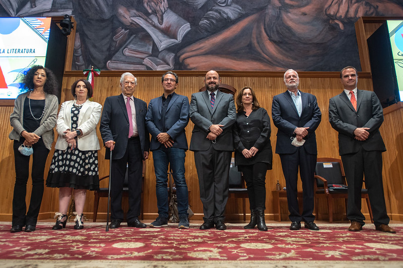 Entrega del premio al escritor colombiano Juan Gabriel Vásquez en 2021. (Foto: Paula Islas)