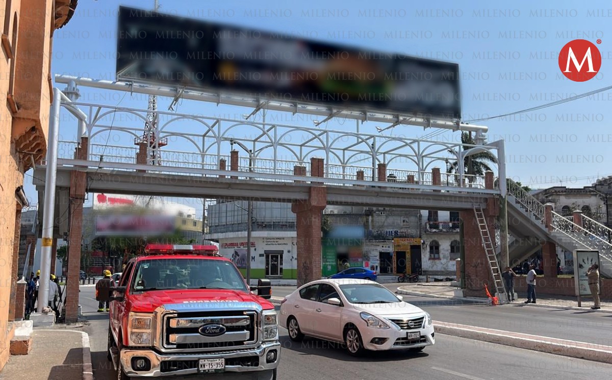 Obrero recibe descarga eléctrica al pintaba puente peatonal de Tampico