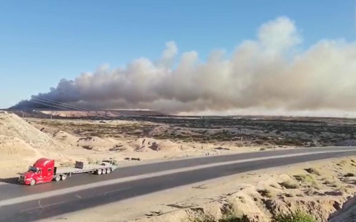 El incendio se inició ayer, entre las 19:00 y 20:00 horas (Especial)