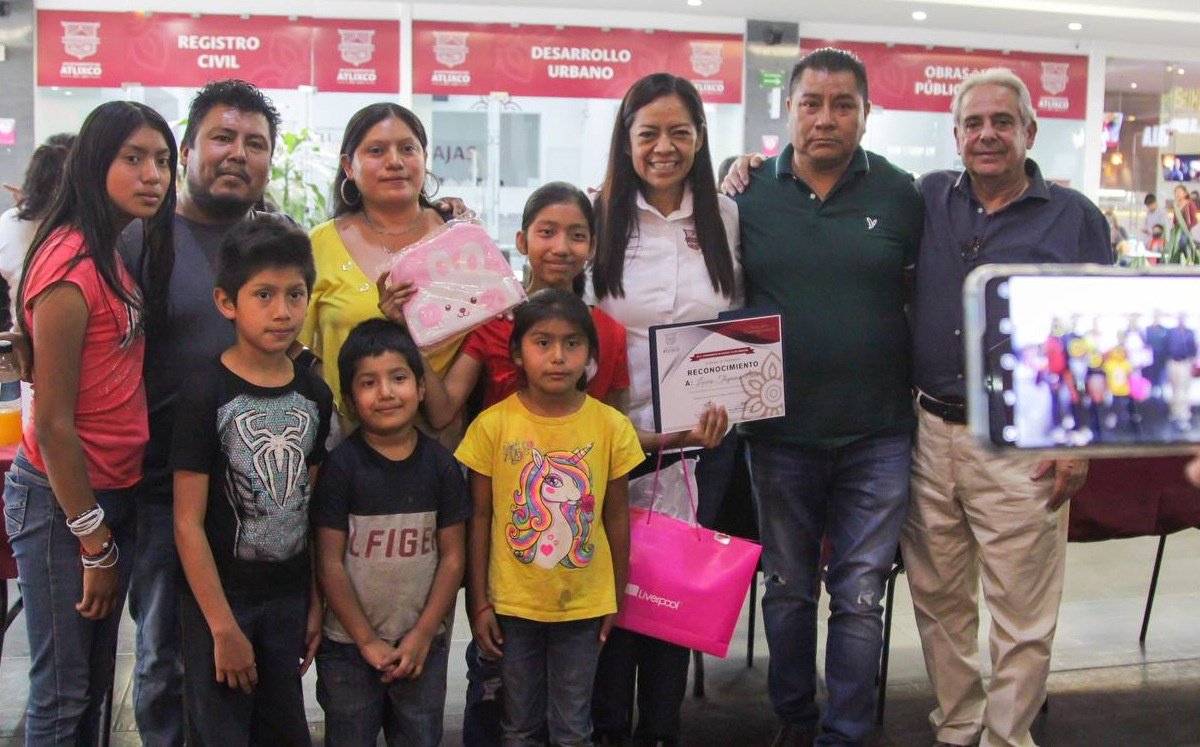 Entregan reconocimiento a ganadores del Concurso de Ensayo Infantil 2023 en Atlixco, Puebla